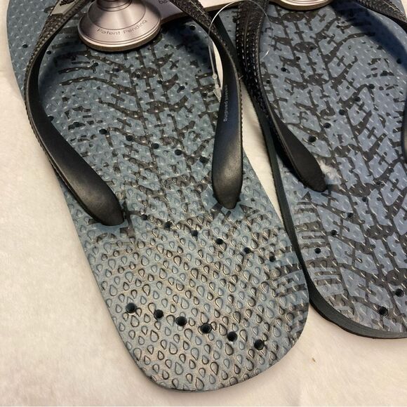 Showaflops Sandals Tire Track Water Flip Flop Shoes Size 7 8 - Picture 9 of 10